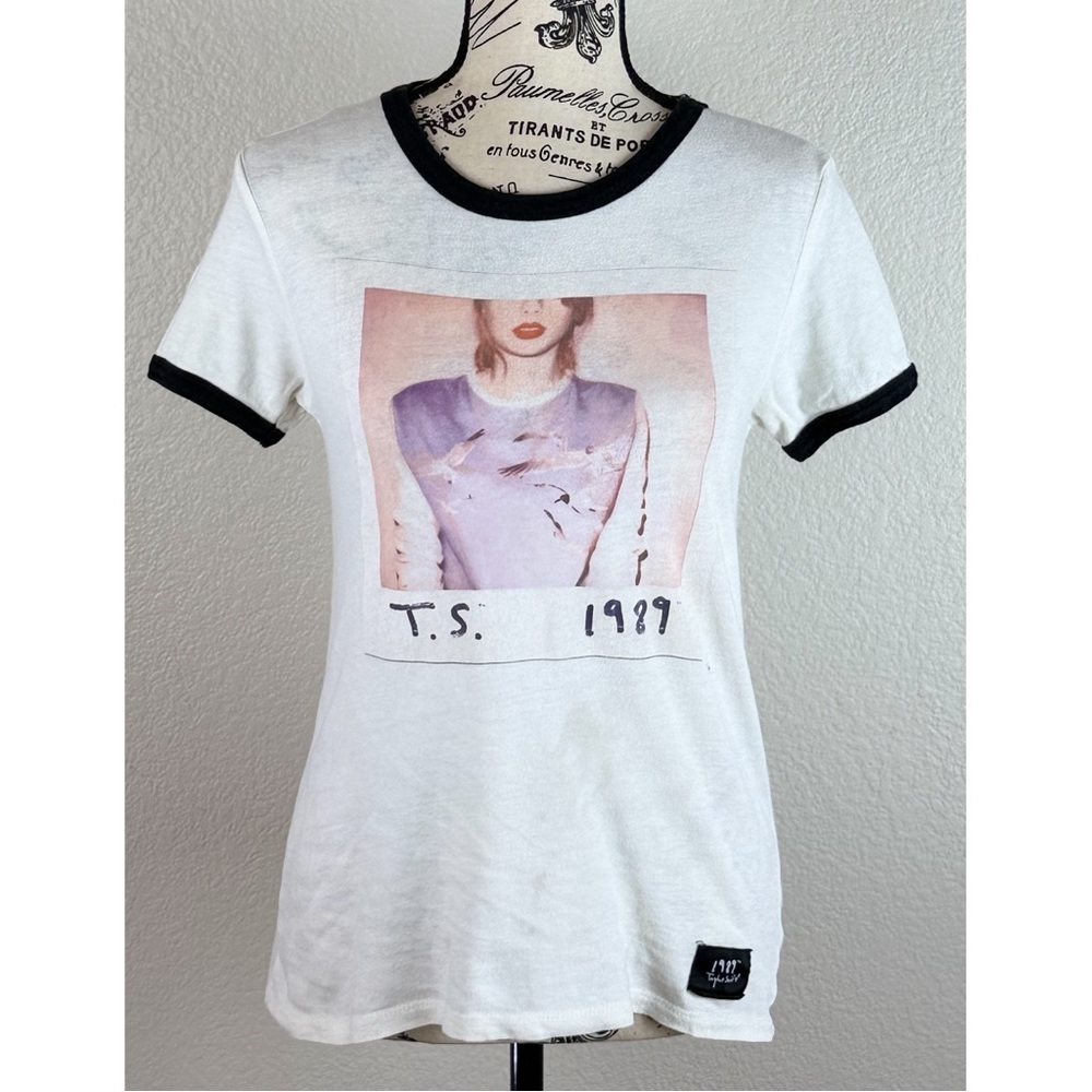 Taylor Swift T.S. The 1989 World Tour S White Ringer T-Shirt, size XS - Picture 7 of 9